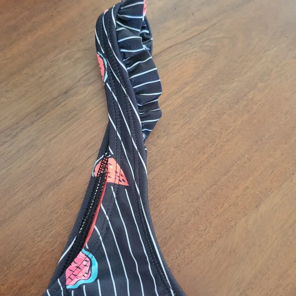 🍉NWT Body Glove bikini top! - Picture 6 of 6
